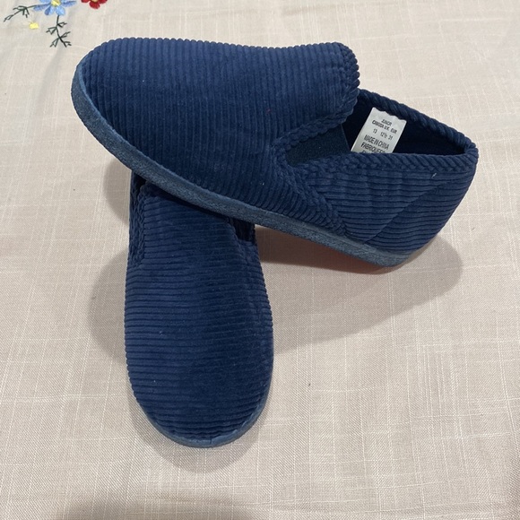 New Foamthreads Navy corduroy slippers  red rubber sole for little boys Sz 13 - Picture 4 of 16